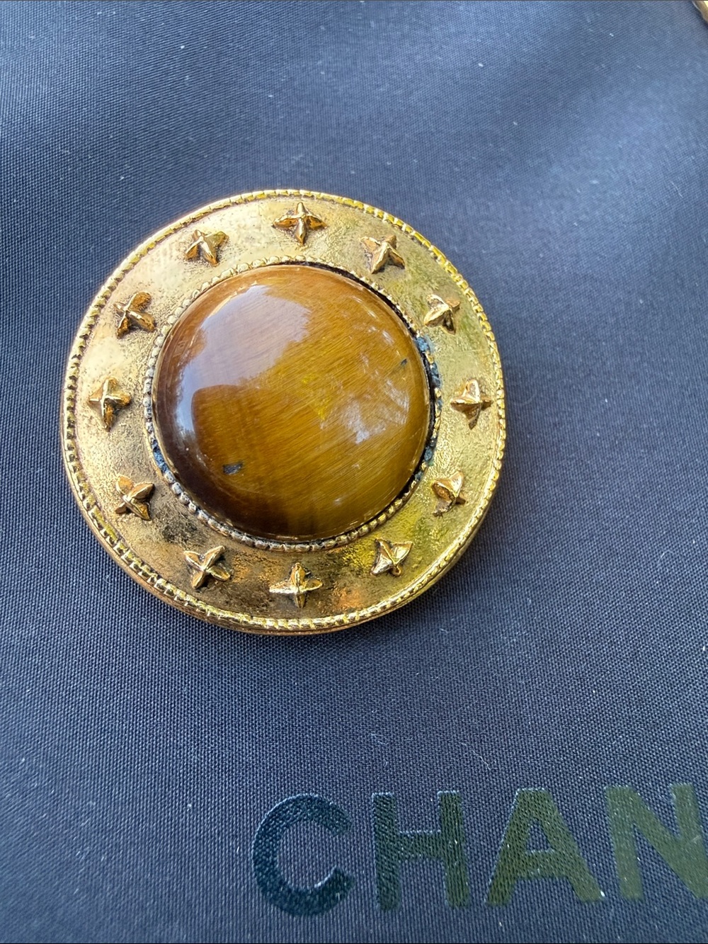 CHANEL Gold and Brown Button Earrings with Tiger's Eye Centers - Picture 8 of 9
